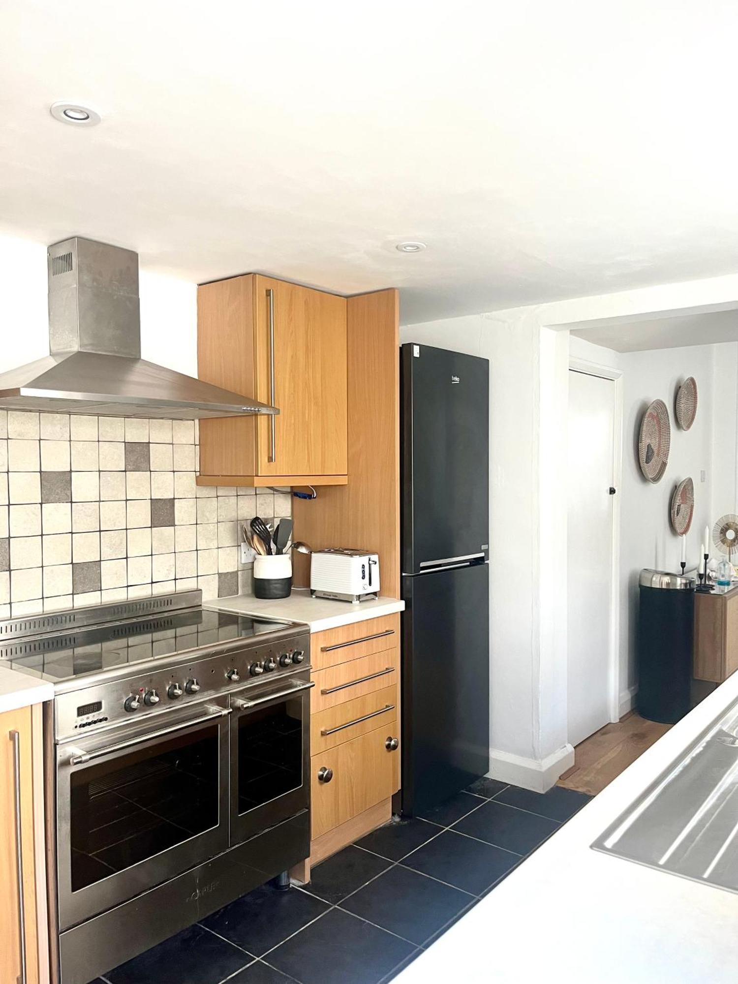 Spacious And Stylish Home באת' מראה חיצוני תמונה